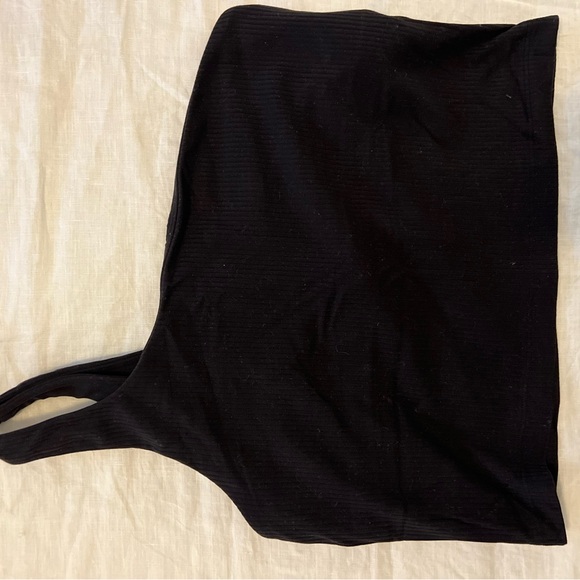 Ribbed Nulu
Asymmetrical Yoga Tank - Picture 2 of 3